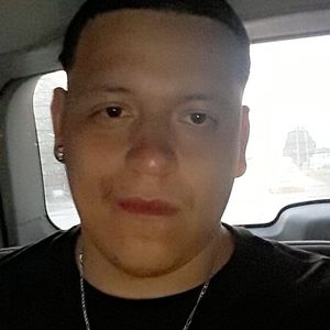 Meet your Posher, Adrian josue